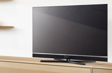 Fernseher auf Sideboard