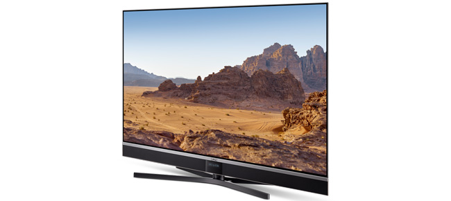 seitlicher Blick auf Fernseher mit Wüstenlandschaft