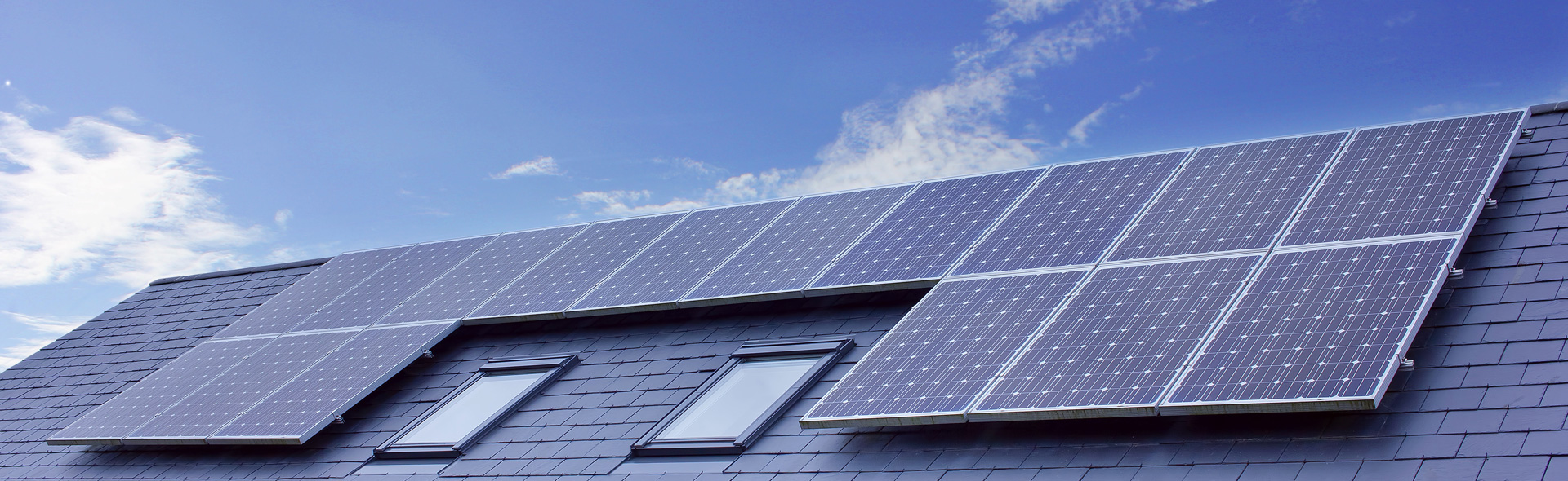 Photovoltaik-Anlagen auf einem Dach