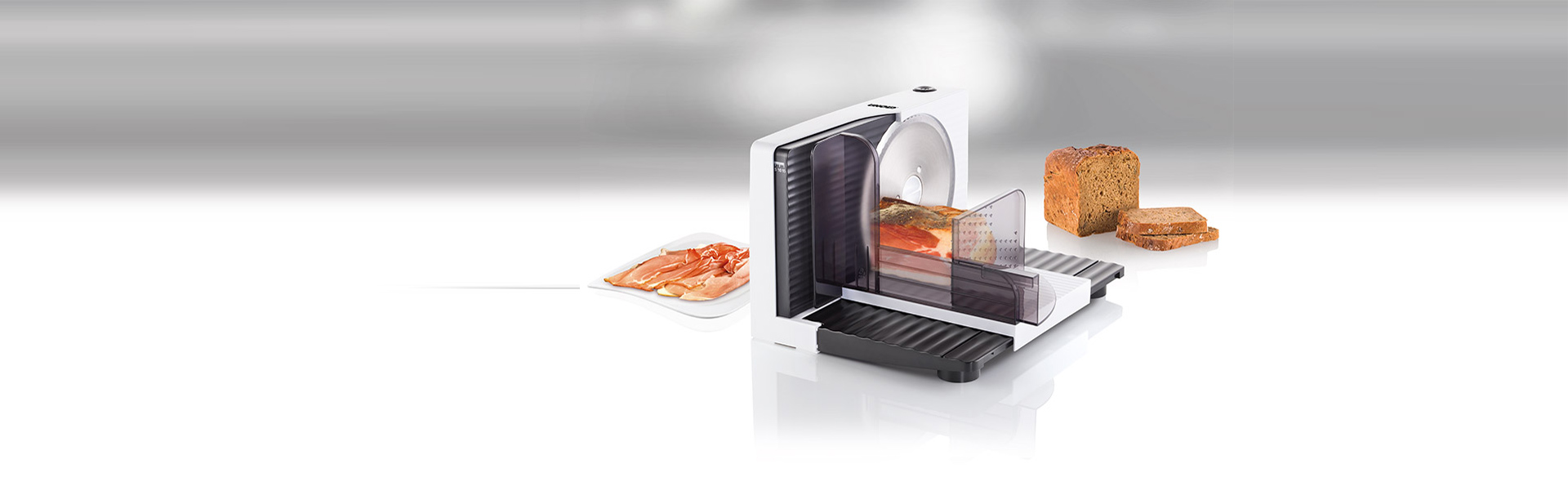 Schneidemaschine schneidet unterschiedliche Lebensmittel