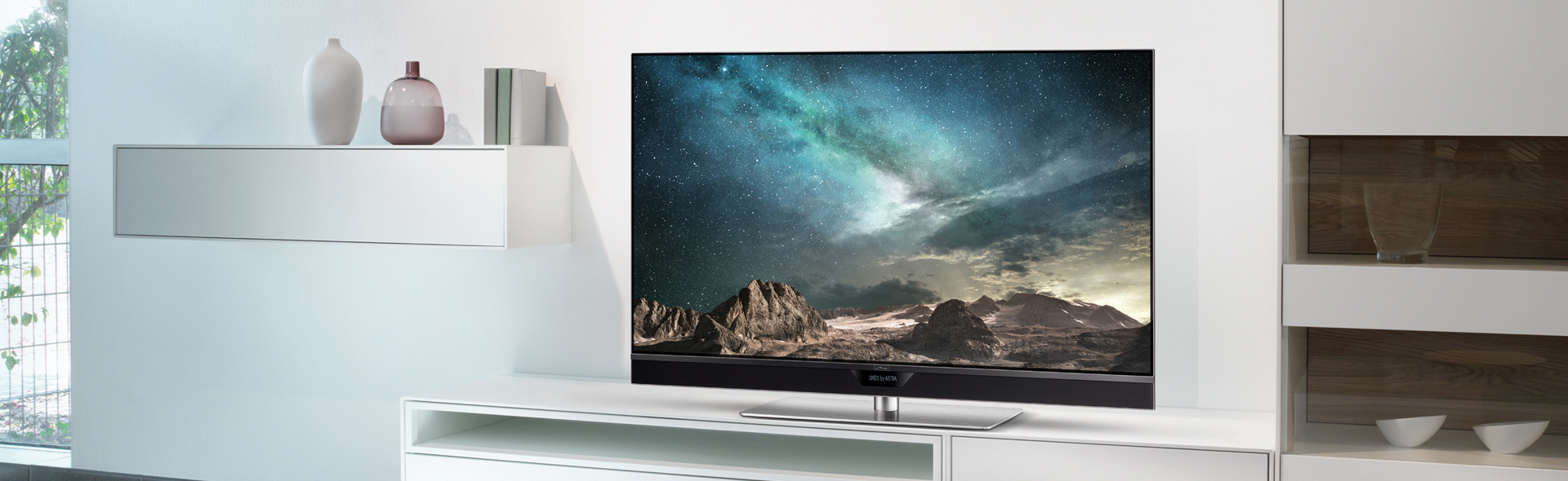 Fernseher in modernem Wohnzimmer