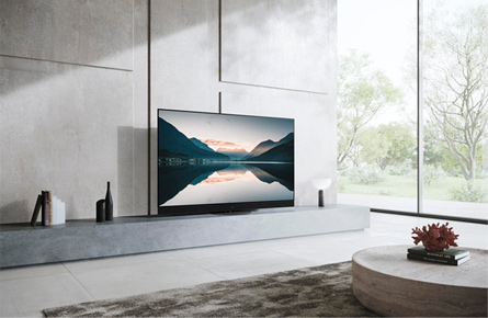 Fernseher in offenem Wohnzimmer