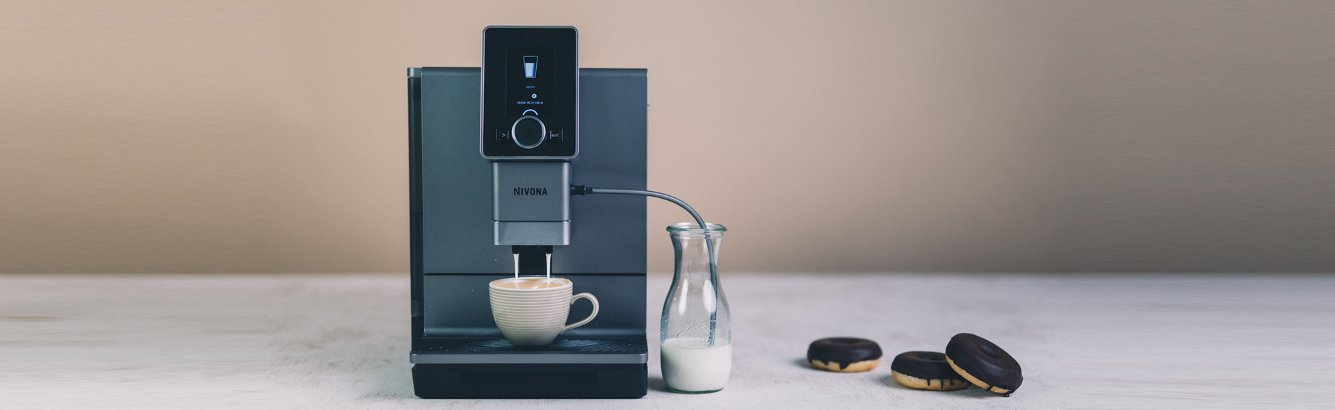 Kaffeemaschine mit Milchaufschäumer