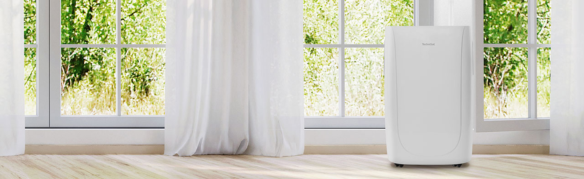 Kühlgerät in hellem Wohnzimmer