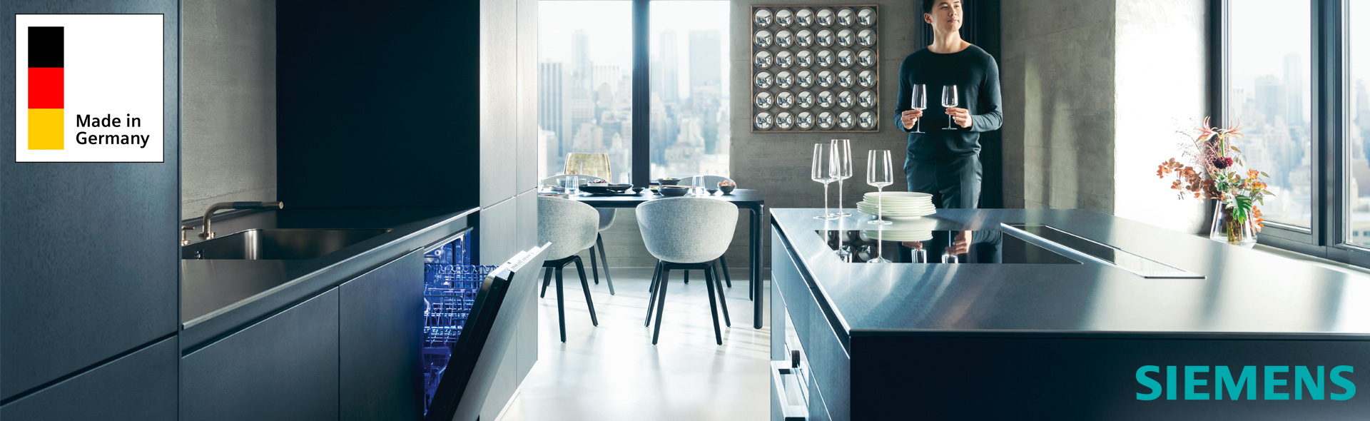 Waschmaschine in moderner Küche mit Made in Germany Logo