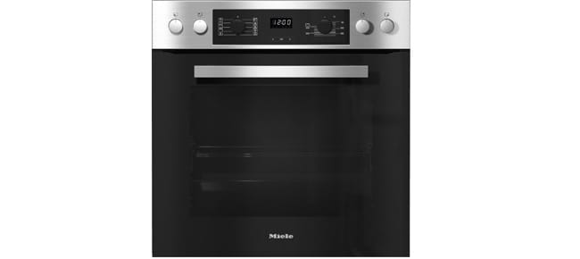 geschlossener Backofen von vorne