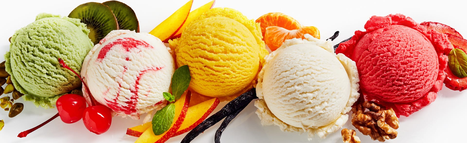 verschiedene Sorten an Eiskugeln