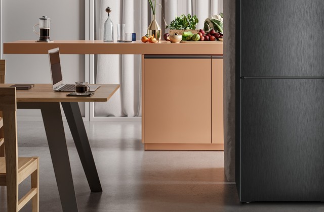 Vorschaubild für den Artikel „Länger frische Lebensmittel: Die Liebherr Kühl-Gefrierkombination CBNbda 572i Plus mit BioFresh“