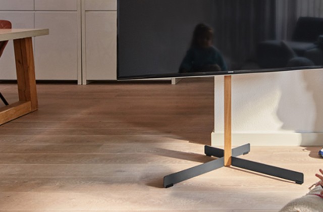 Vorschaubild für den Artikel „Smart TV flexibel platzieren dank Vogel‘s TV-Standfuß“