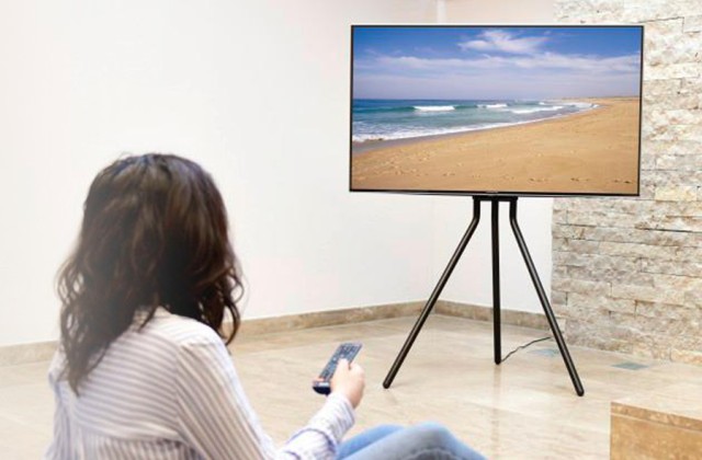 Vorschaubild für den Artikel „Ein Fernseher wie ein Gemälde mit dem Hama Standfuß im Staffelei-Design“