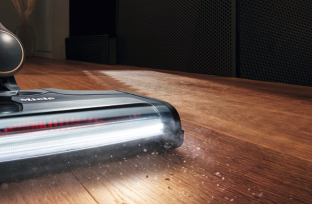 Vorschaubild für den Artikel „Gründlich, effizient und komfortabel: Die kabellosen Miele Triflex HX2 Staubsauger“